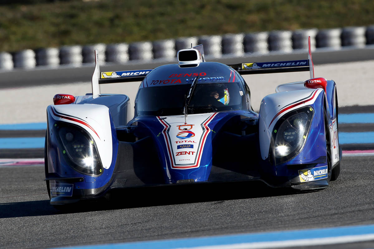2013 Toyota TS030 Hybrid Le Mans car