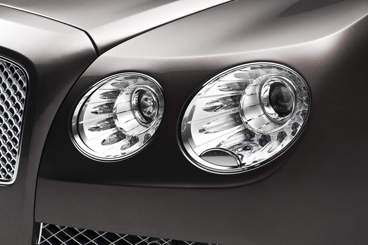 2013 Bentley Flying Spur front lights