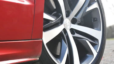 2013 Peugeot RCZ THP 200 GT Technical alloy wheel