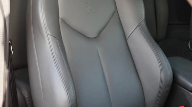 2013 Peugeot RCZ THP 200 GT leather sports seat