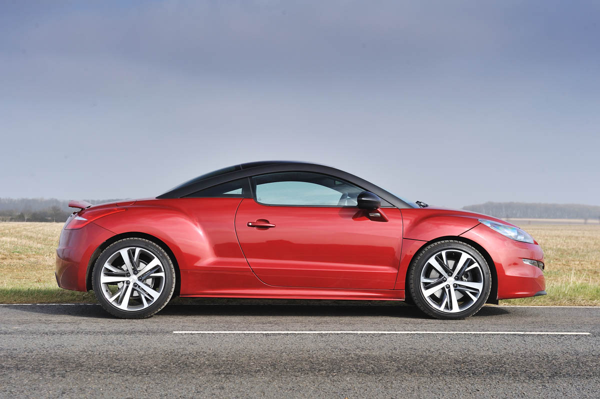 2013 Peugeot RCZ THP 200 GT side profile