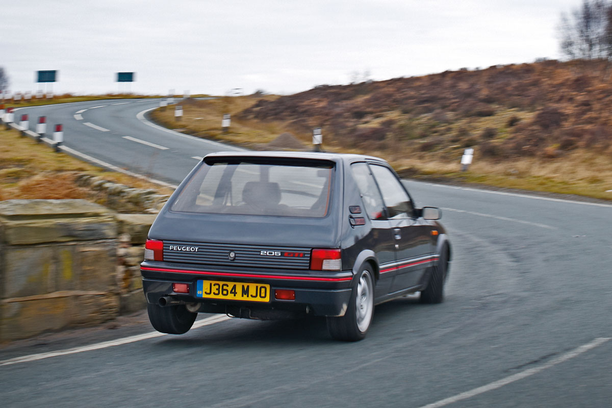 Peugeot 205 GTI S16