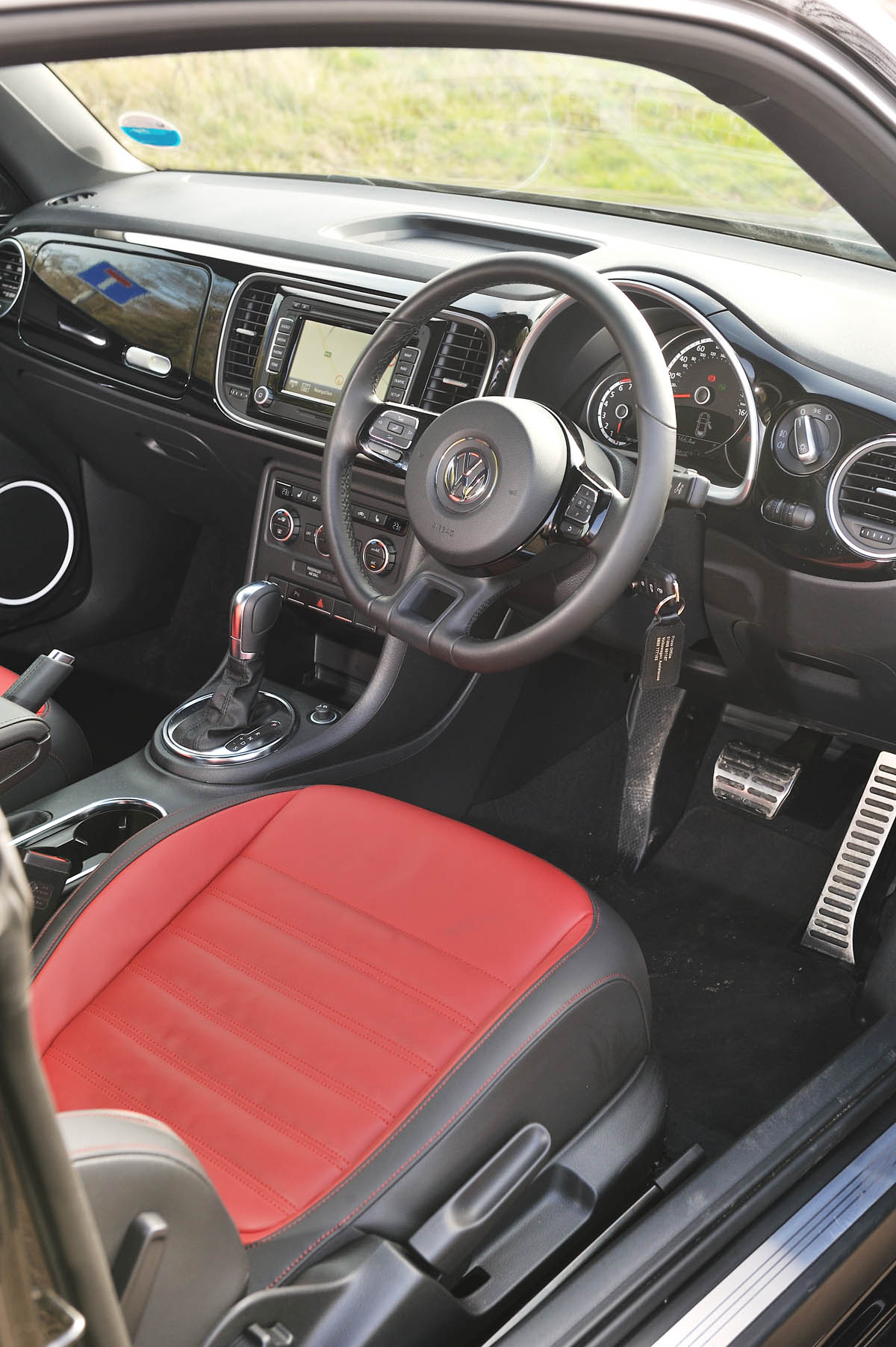 2013 Volkswagen Beetle Turbo Silver interior steering wheel