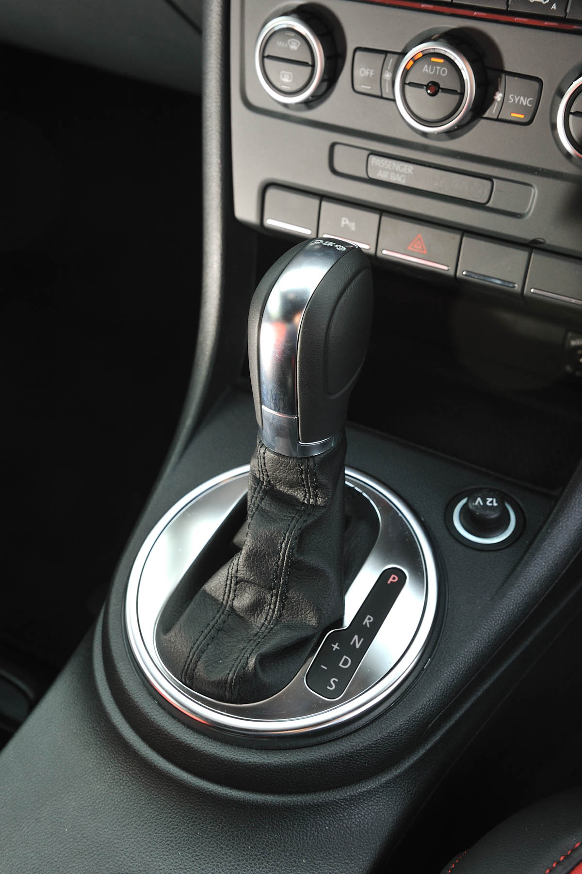 2013 Volkswagen Beetle Turbo Silver DSG gearstick