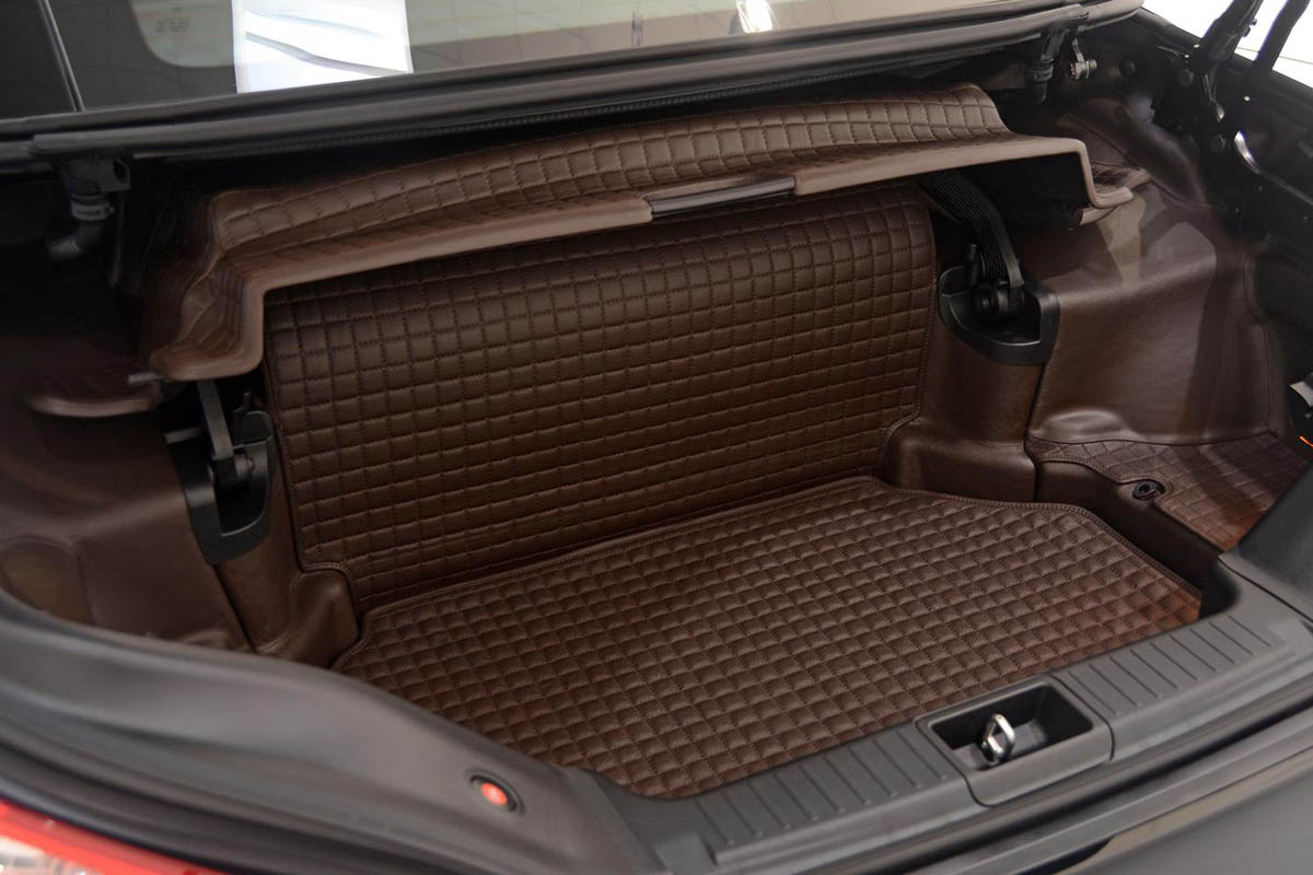 217mph Brabus 800 Roadster quilted leather boot