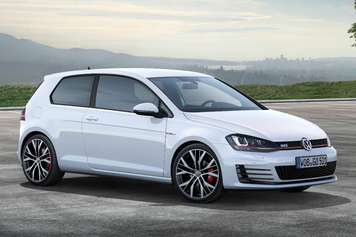 2013 VW Golf GTI front view