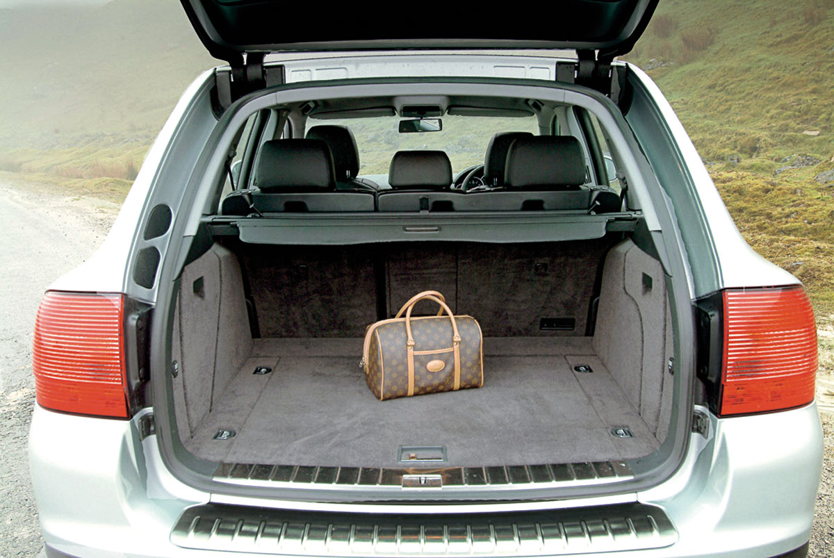 Porsche Cayenne boot