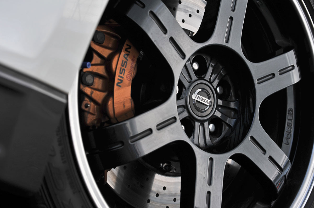 On the road: Lotus Exige S vs C63 Black, M3 GTS, 911 GT3 RS 4.0 and Nissan GT-R Track Pack