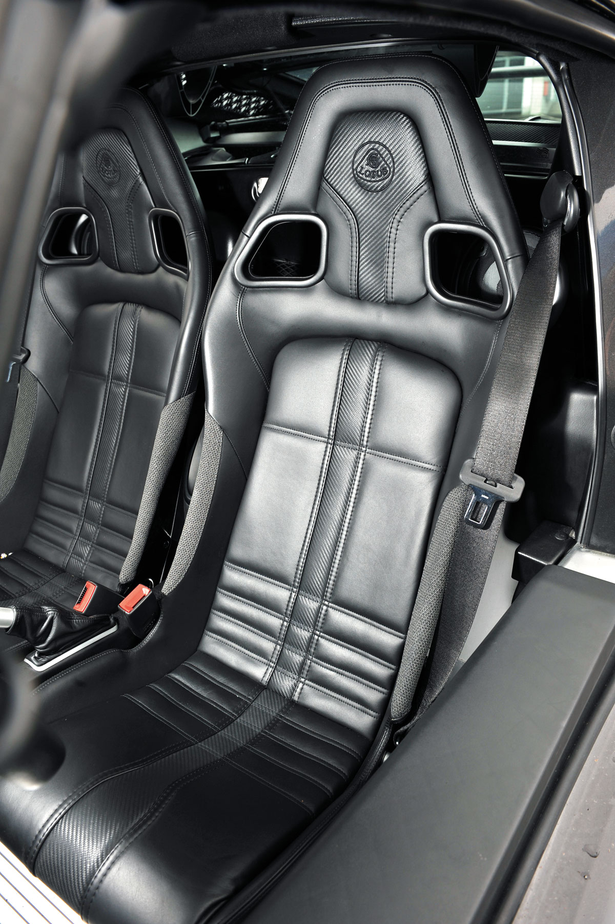 On the road: Lotus Exige S vs C63 Black, M3 GTS, 911 GT3 RS 4.0 and Nissan GT-R Track Pack