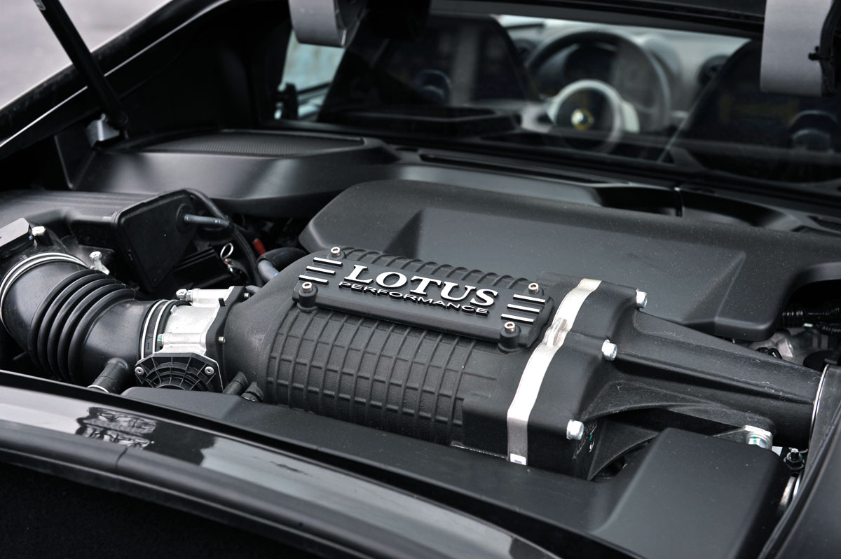 On the road: Lotus Exige S vs C63 Black, M3 GTS, 911 GT3 RS 4.0 and Nissan GT-R Track Pack