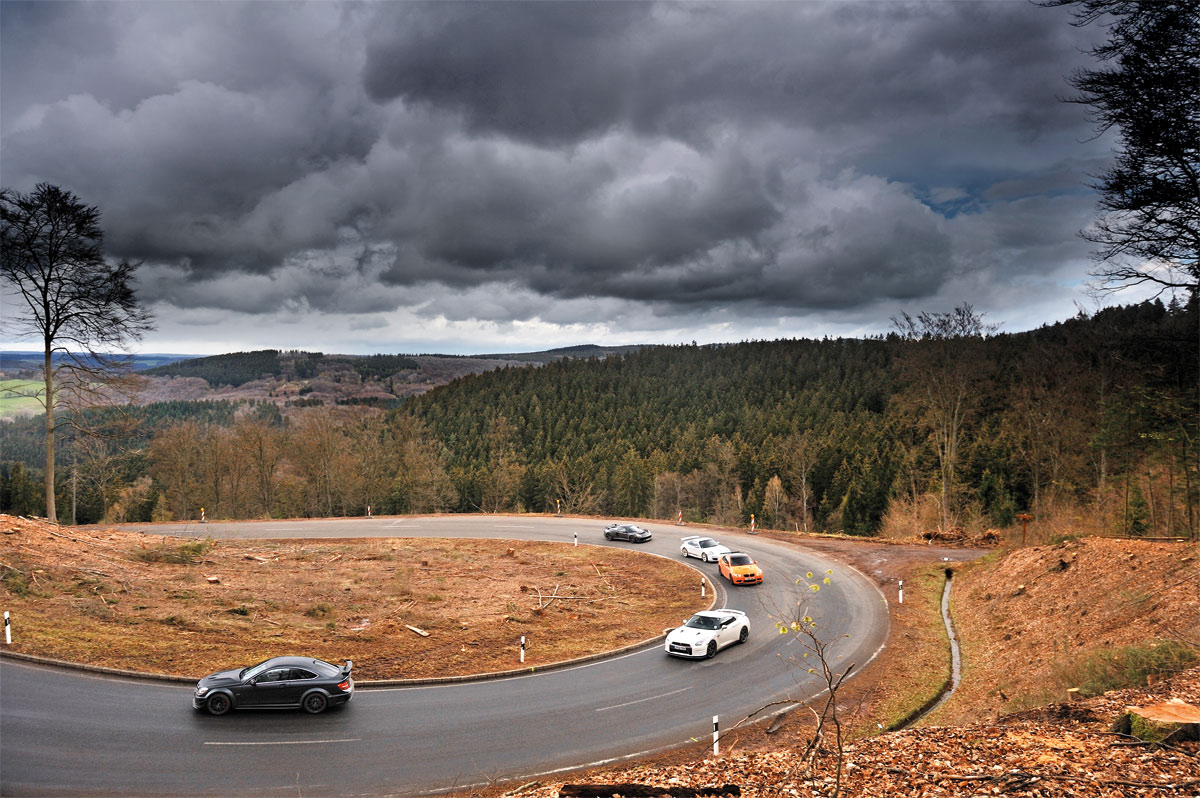 On the road: Lotus Exige S vs C63 Black, M3 GTS, 911 GT3 RS 4.0 and Nissan GT-R Track Pack