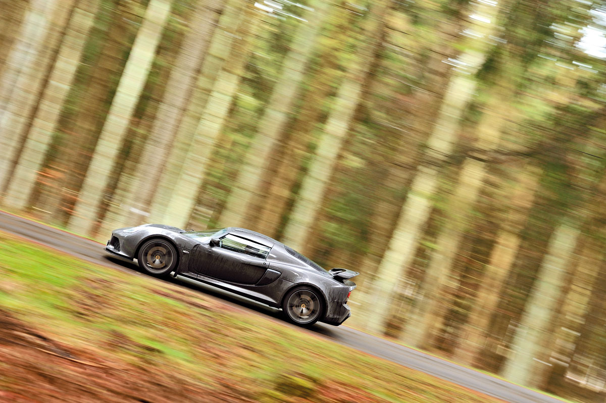 On the road: Lotus Exige S vs C63 Black, M3 GTS, 911 GT3 RS 4.0 and Nissan GT-R Track Pack