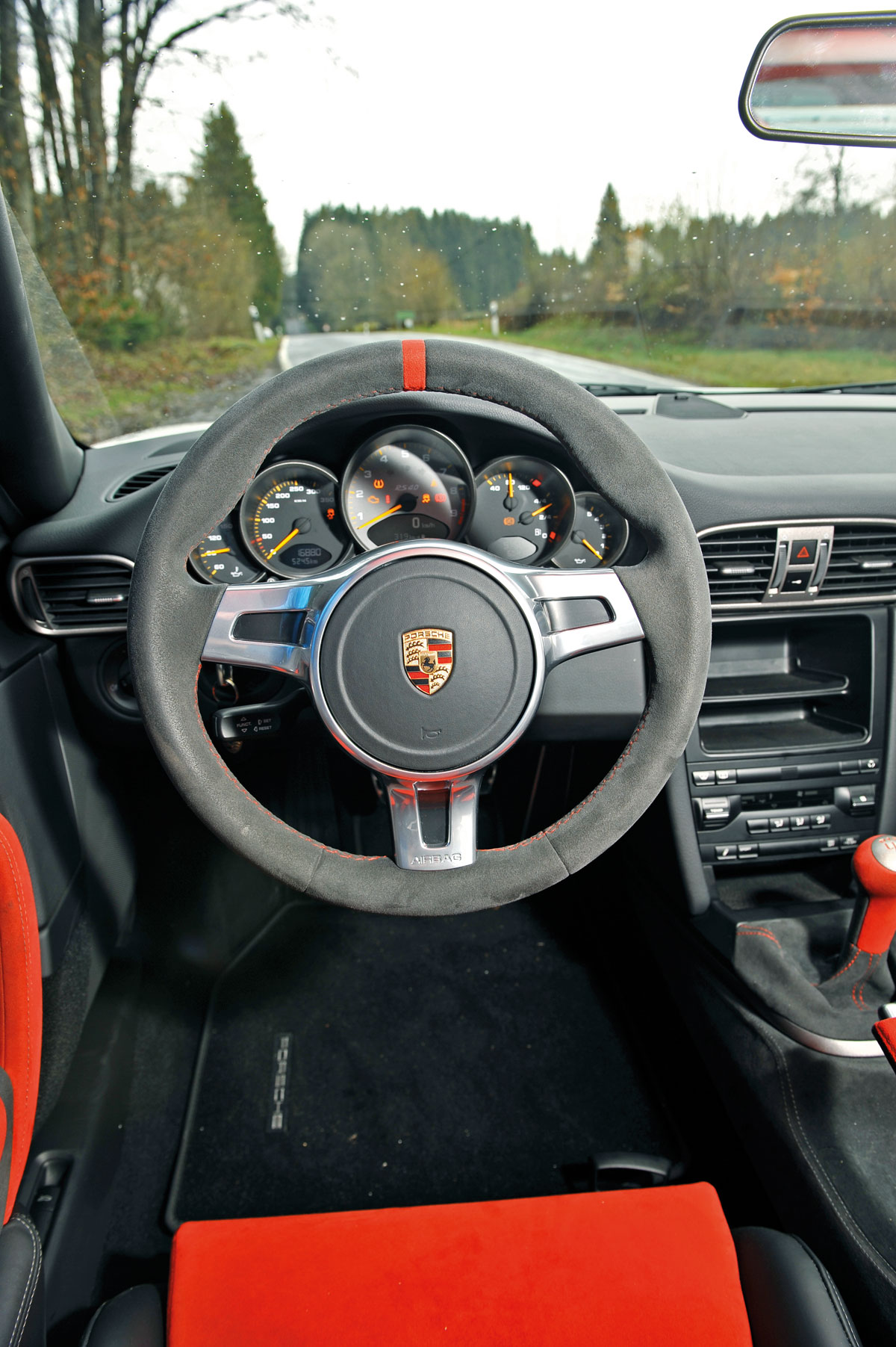 At the Nurburgring: Lotus Exige S vs C63 Black, M3 GTS, 911 GT3 RS 4.0 and Nissan GT-R Track Pack