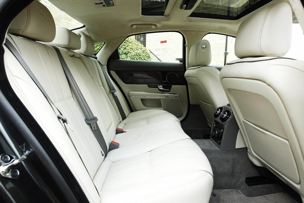 2013 Jaguar XJ 3.0 V6 diesel rear seats