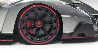 Lamborghini Veneno live at Geneva