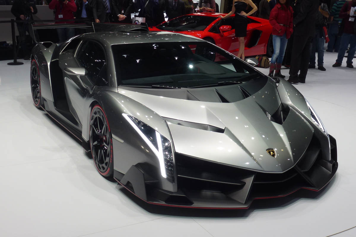 Lamborghini Veneno live at Geneva