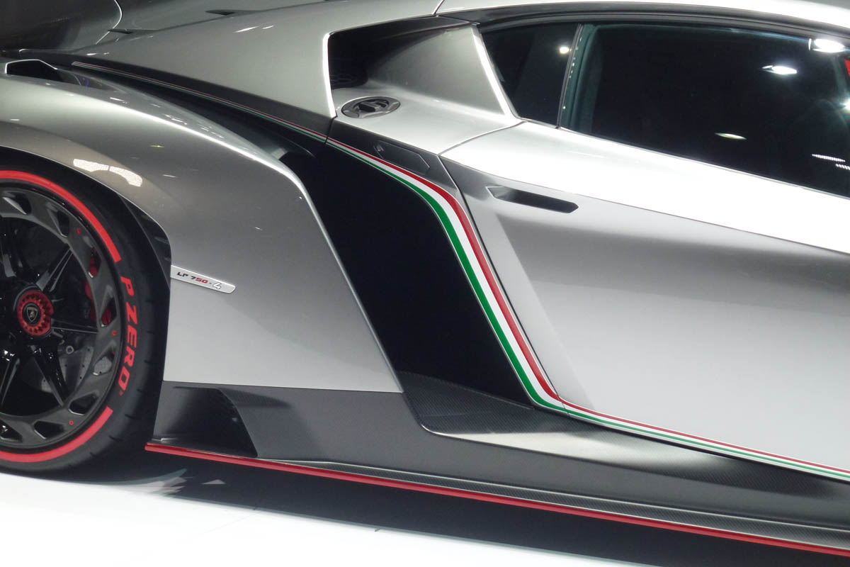 Lamborghini Veneno live at Geneva