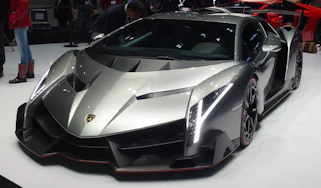 Lamborghini Veneno live at Geneva