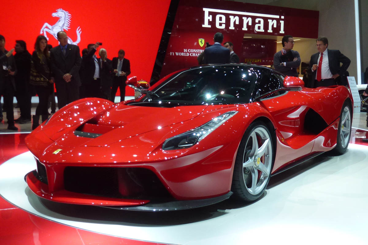 Ferrari LaFerrari front