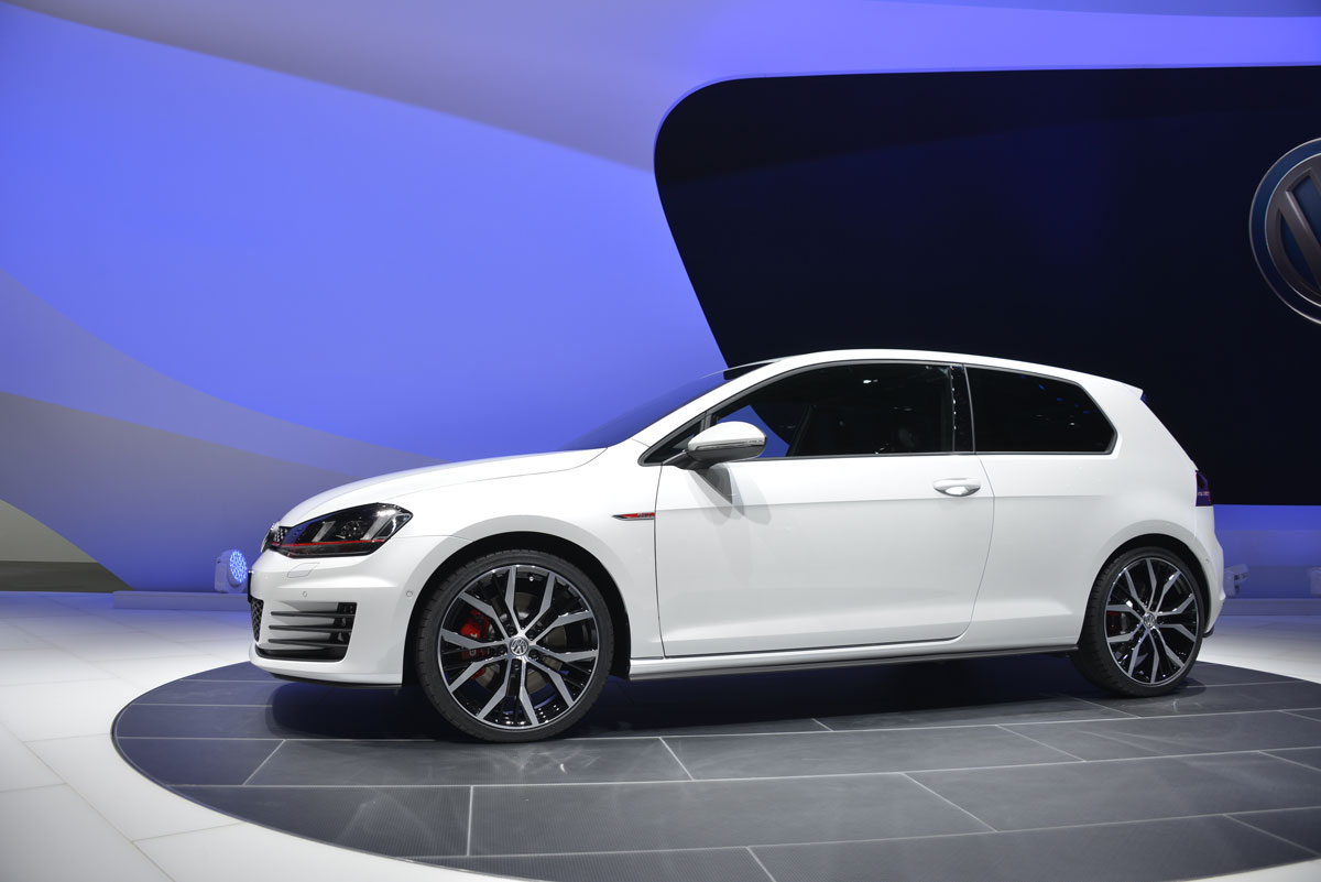 VW Golf GTI news and live show pictures
