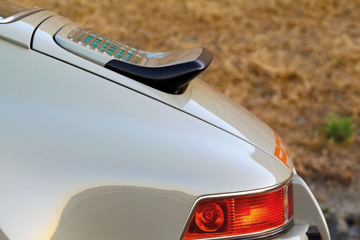 Porsche 911 by Singer
