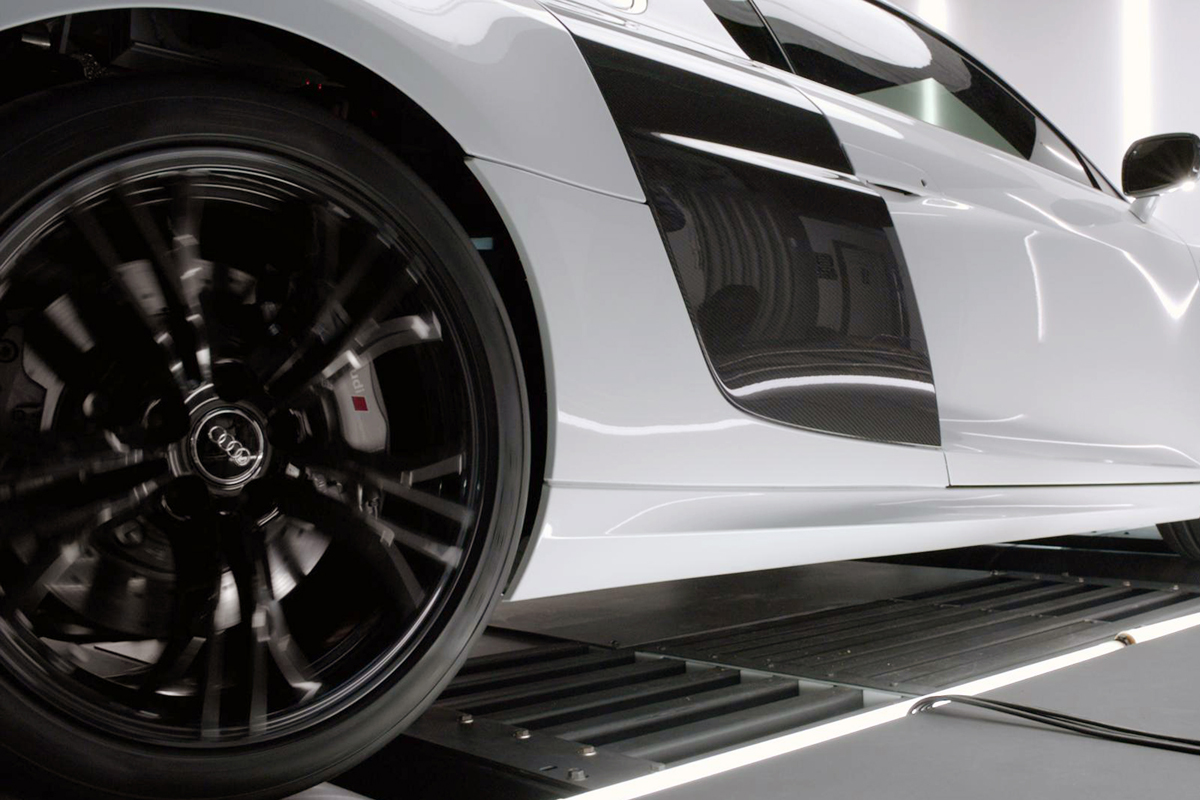 Audi R8 V10 Plus engine video