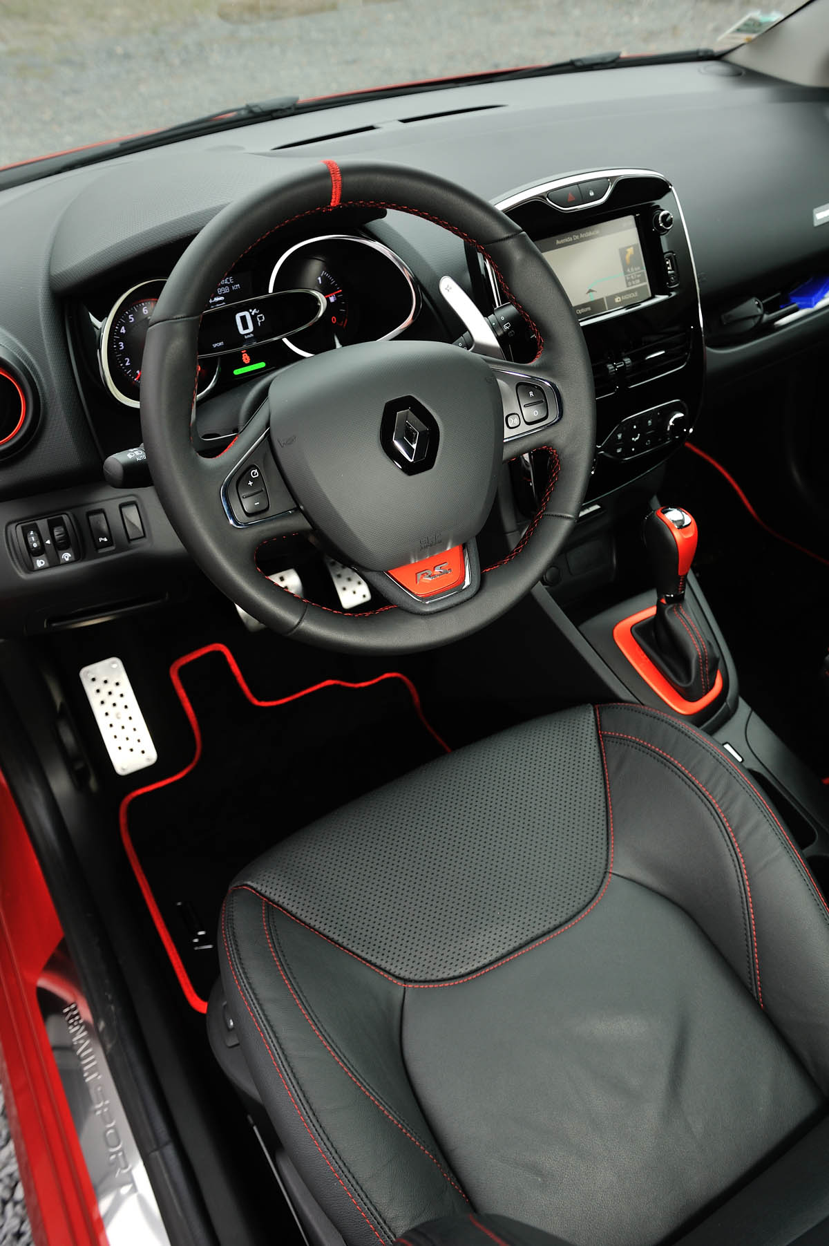 2013 Renaultsport Clio 200 Turbo interior steering wheel paddles
