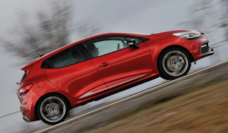 2013 Renaultsport Clio 200 Turbo flame red side profile
