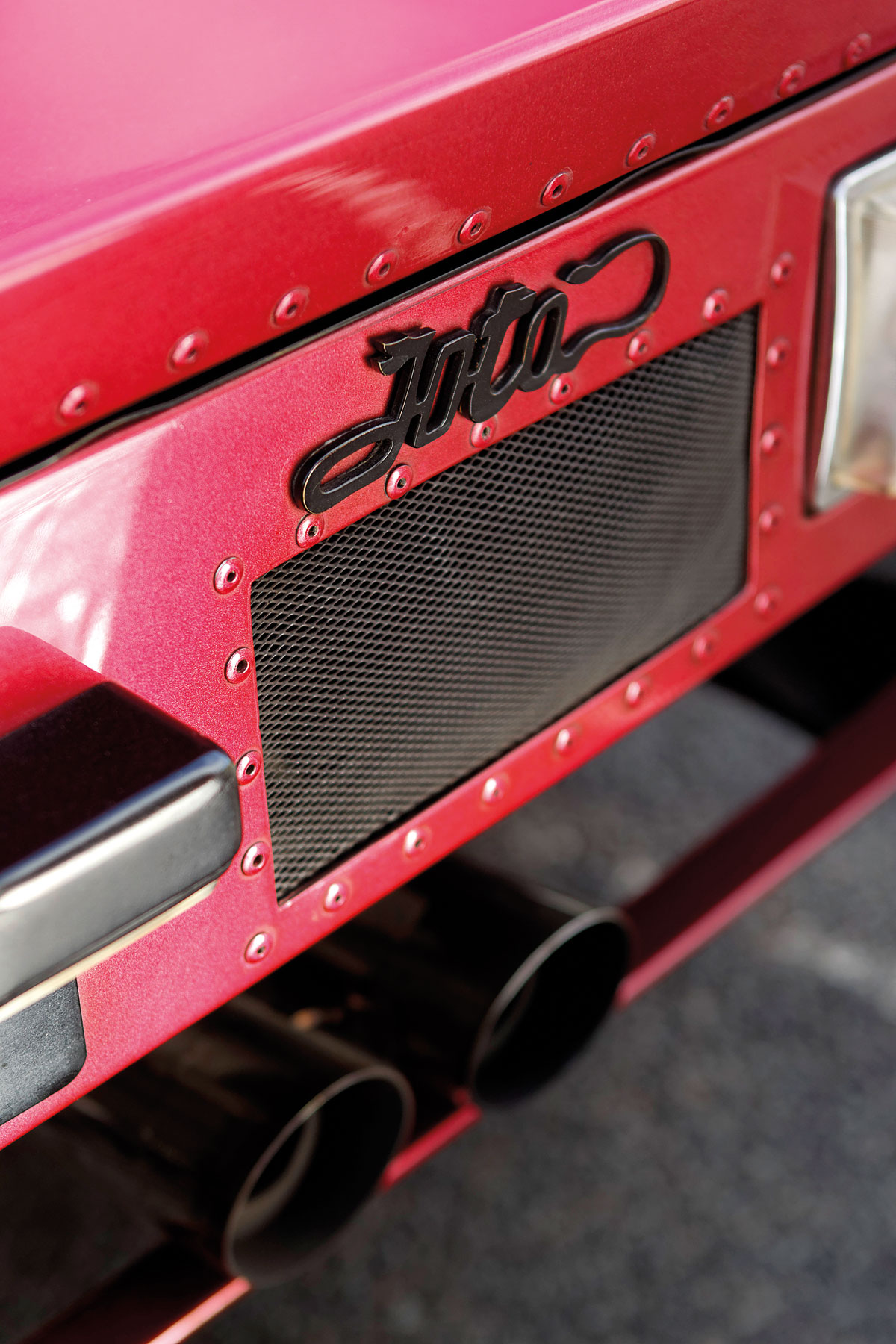 Lamborghini Aventador vs Miura SVJ