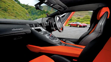 Lamborghini Aventador vs Miura SVJ