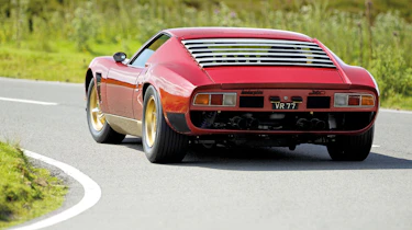 Lamborghini Aventador vs Miura SVJ
