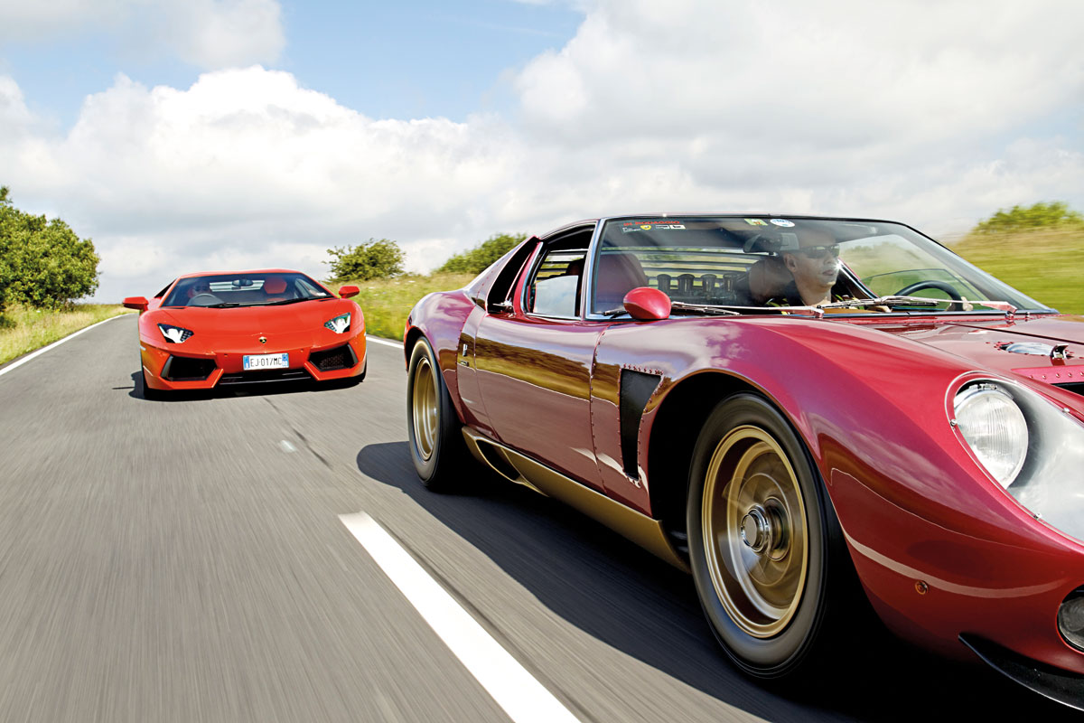 Lamborghini Aventador vs Miura SVJ