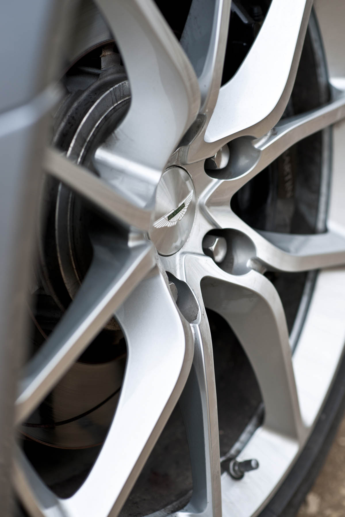 2013 Aston Martin Rapide S alloy wheel