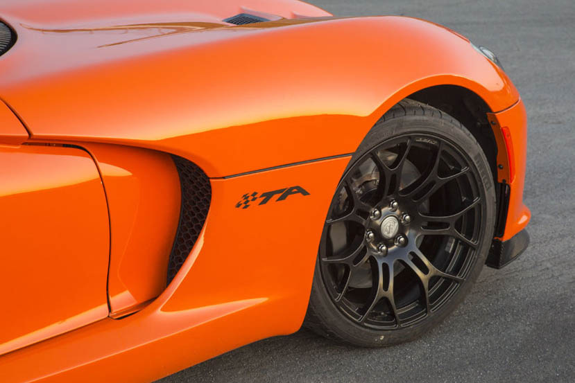SRT Viper TA Time Attack Crusher Orange Sidewinder wheels