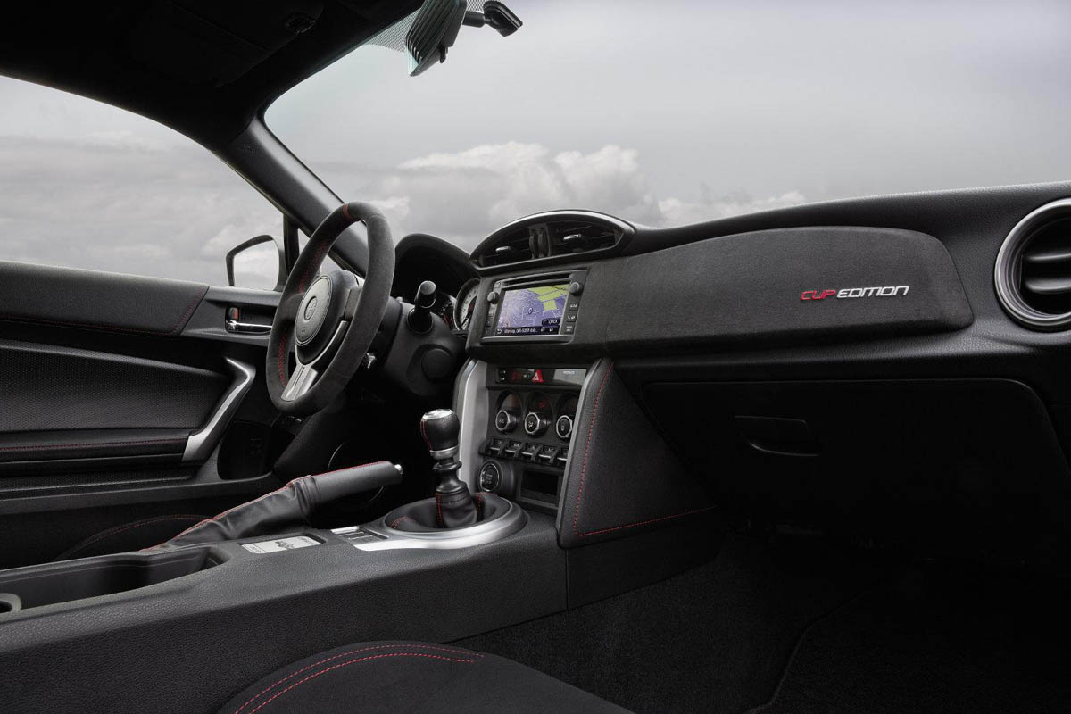 Toyota GT86 Cup Edition Alcantara interior