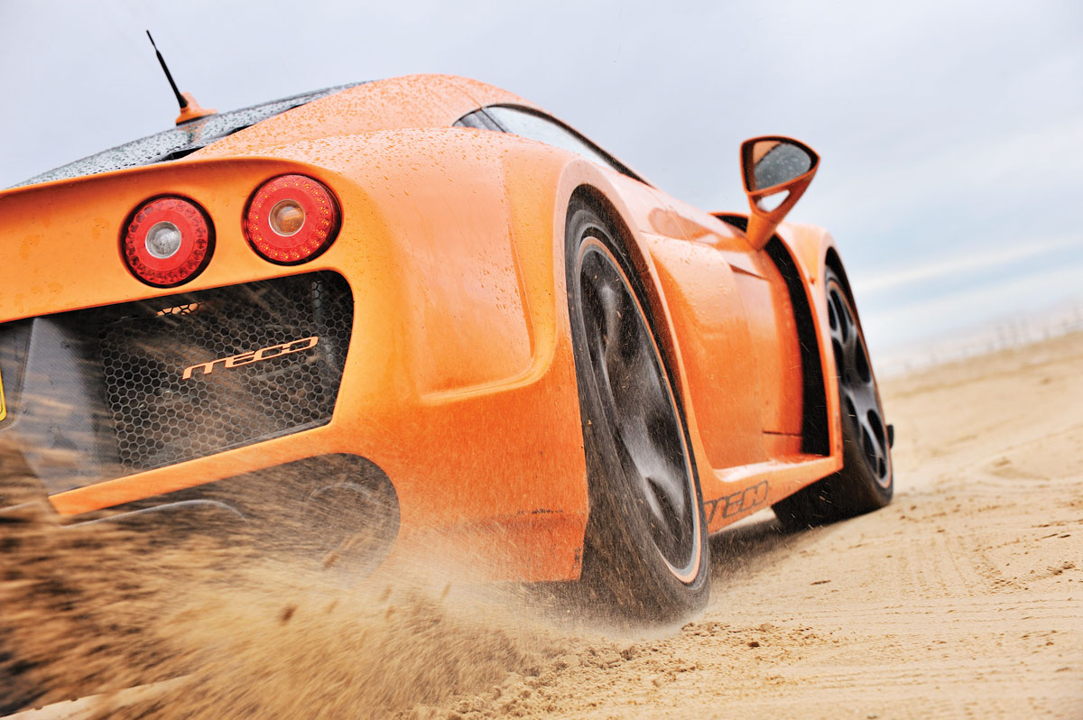 Noble M600 burnout