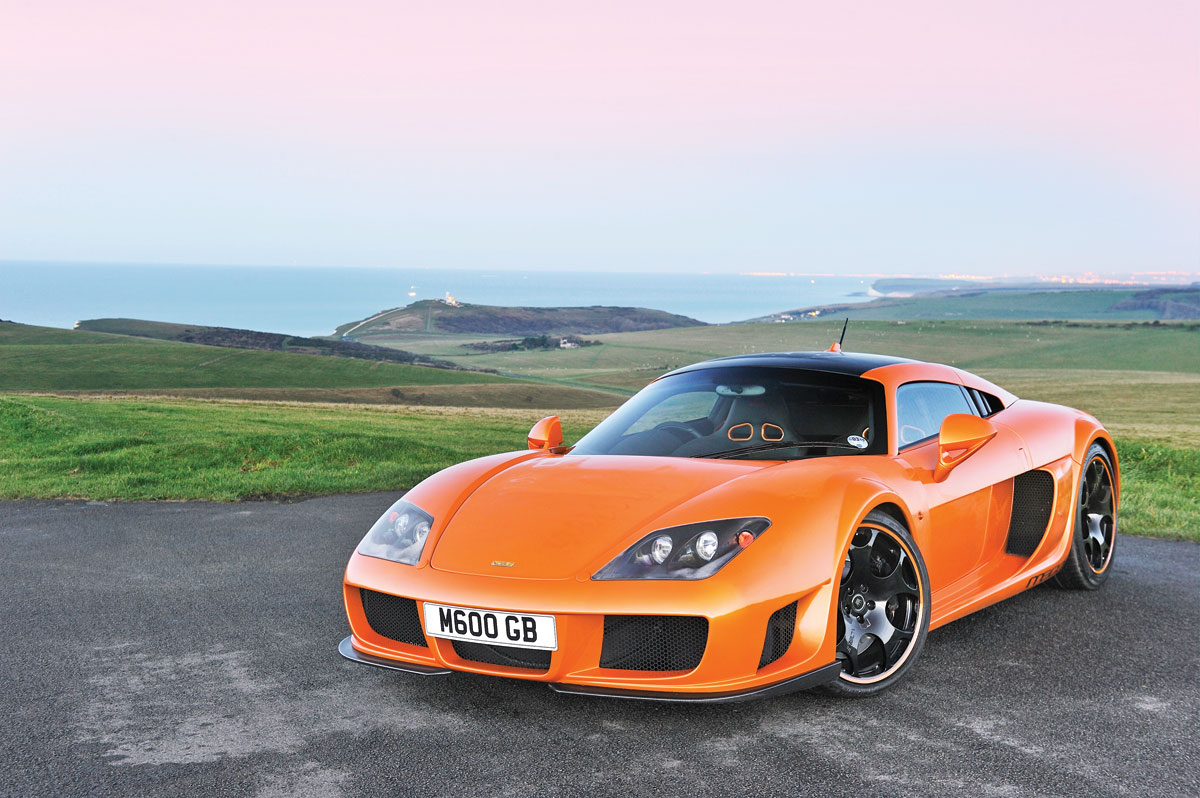 Noble M600 front 3/4