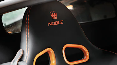 Noble M600 black leather seat