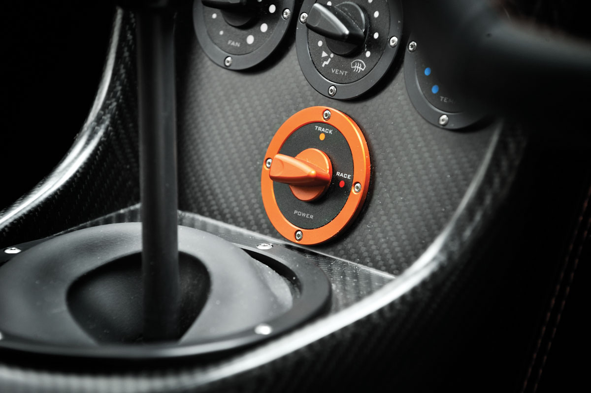 Noble M600 race mode switch