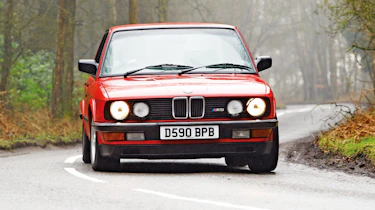 BMW M5 E28 red