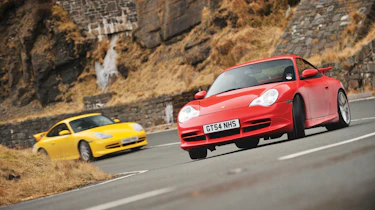 Porsche 911 GT3 996 red and yellow sliding