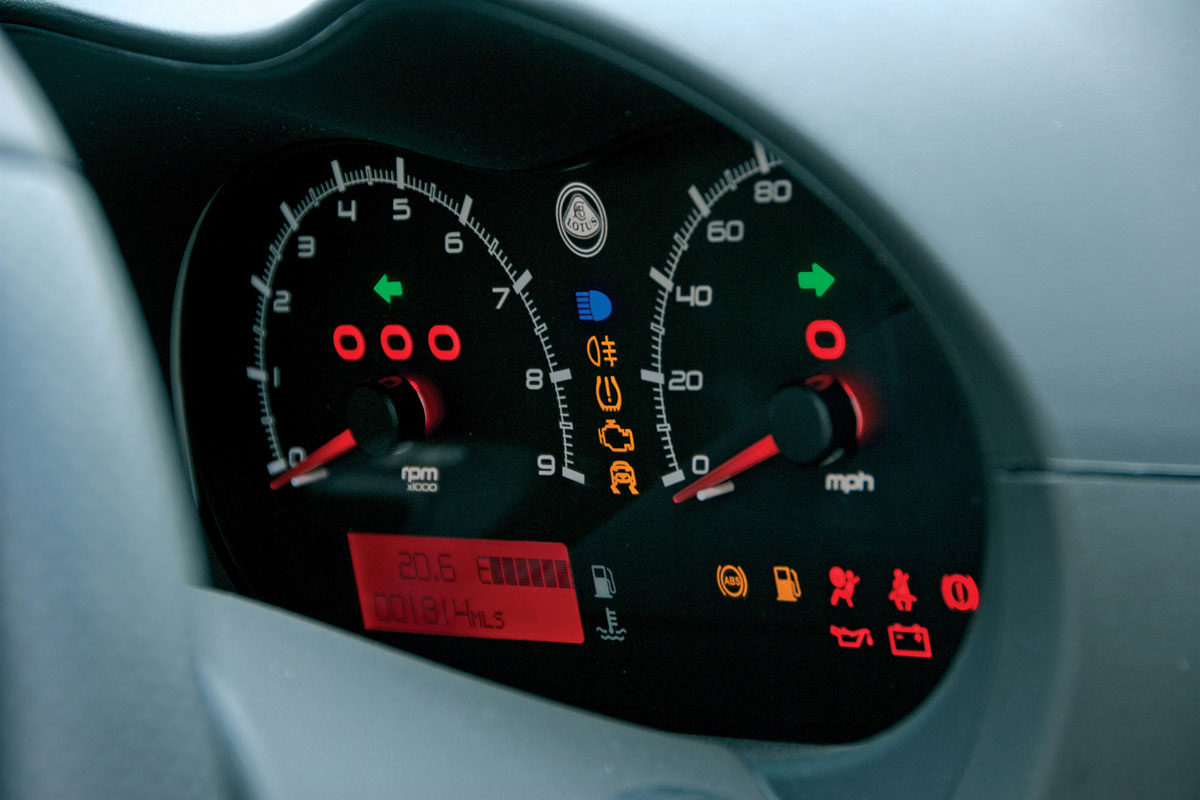 Lotus Exige S2 dashboard warning lights