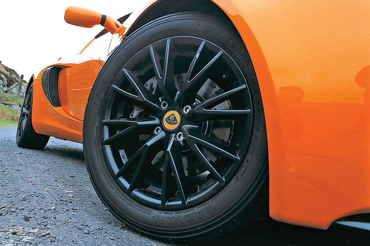 Lotus Exige S2 wheel and Yokohama tyre