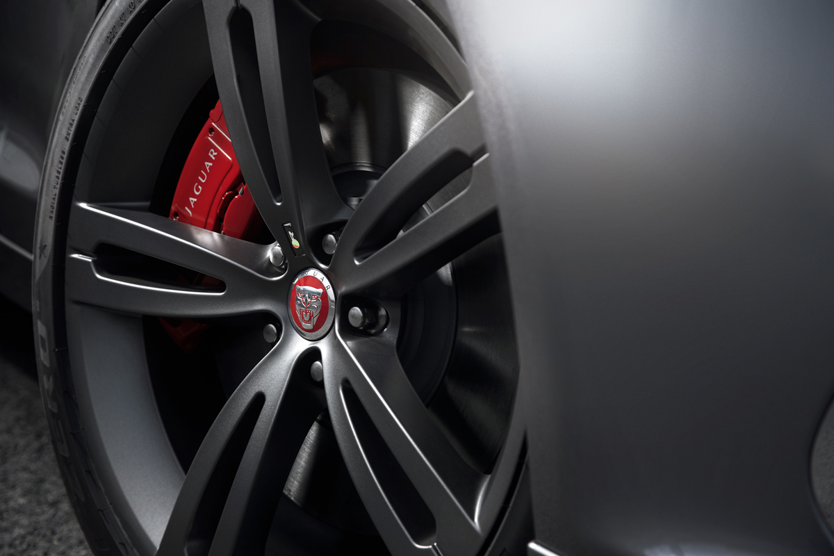 New Jaguar XJR black alloy wheel