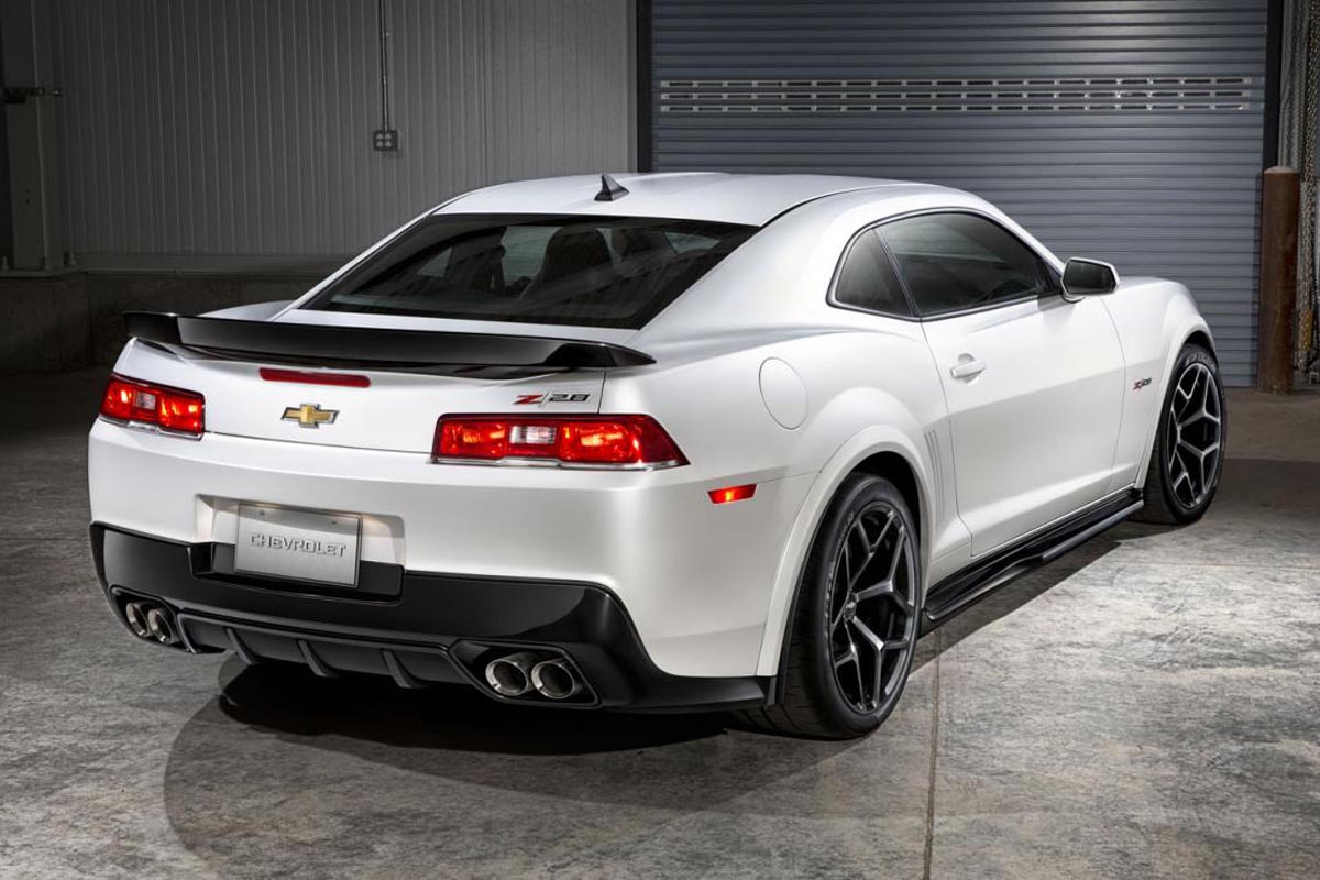 2014 Chevrolet Camaro Z28 rear view