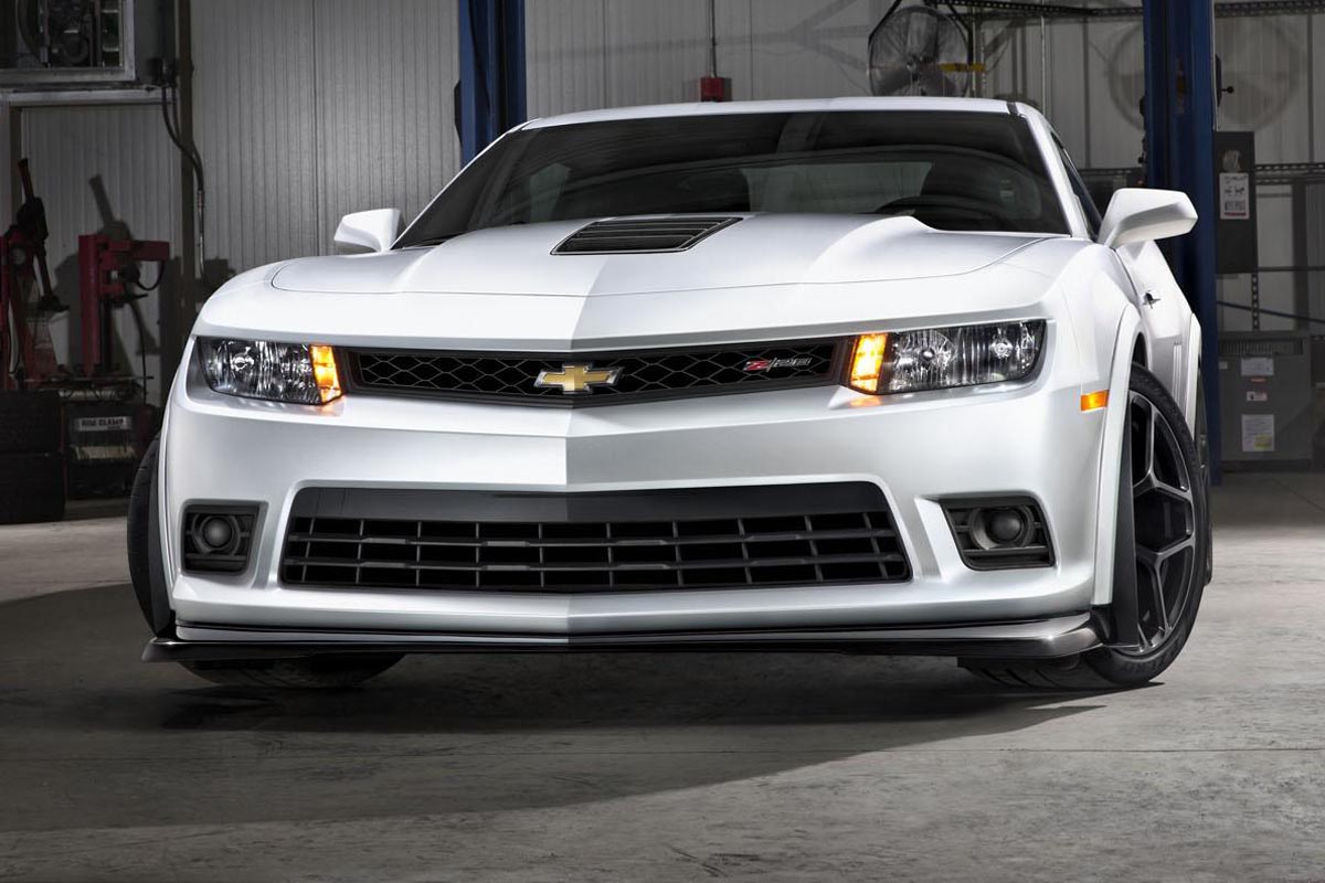 2014 Chevrolet Camaro Z28 front view