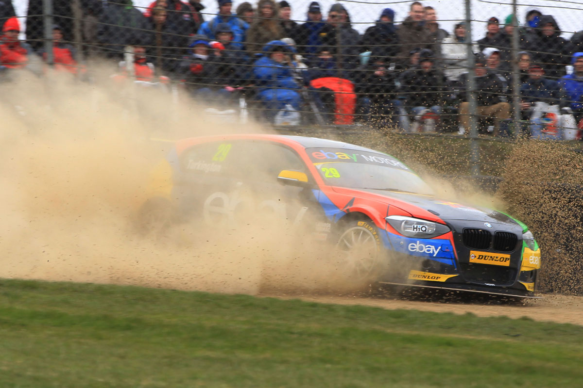 Colin Turkington crash gravel Brands Hatch