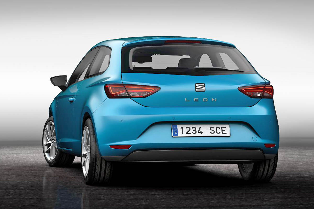 SEAT Leon SC blue rear view