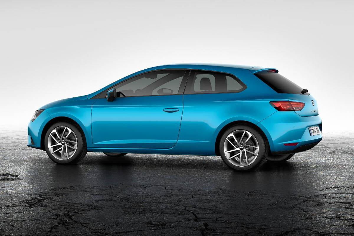 SEAT Leon SC blue side profile