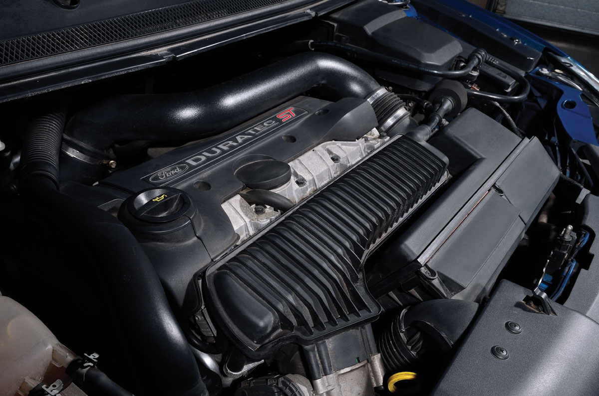 Ford Focus ST engine bay